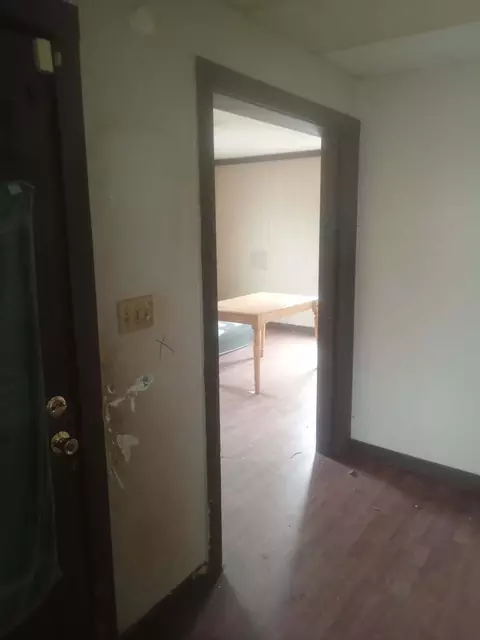 Entry Way - 329 Mound St, Marion, OH 43302 photo 2 of 5
