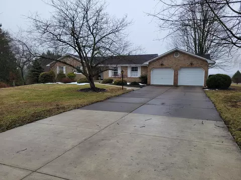 2765 Graham Dr NE, Lancaster, OH 43130