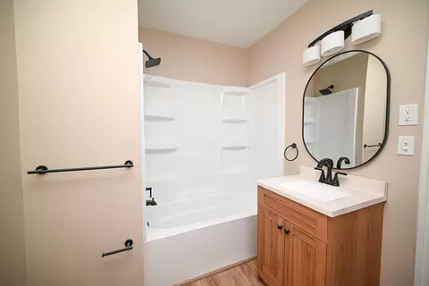 Bath - 531 N Main St, Marion, OH 43302 photo 3 of 3