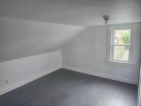 Bedroom - 531 N Main St, Marion, OH 43302 photo 8 of 8