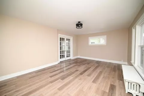 Living - 531 N Main St, Marion, OH 43302 photo 2 of 2