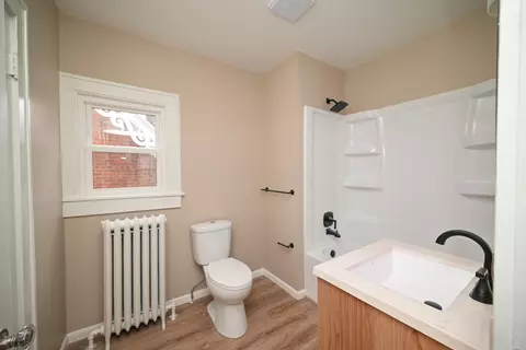 Bath - 531 N Main St, Marion, OH 43302 photo 2 of 3