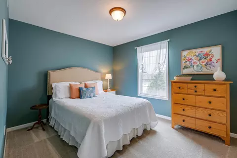Bedroom - 7645 Fulmar Dr, Dublin, OH 43017 photo 7 of 11