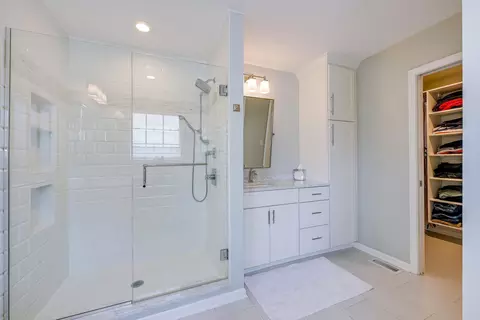 Bath - 7645 Fulmar Dr, Dublin, OH 43017 photo 3 of 6