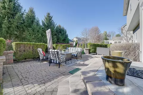 Exterior - 7645 Fulmar Dr, Dublin, OH 43017 photo 5 of 11