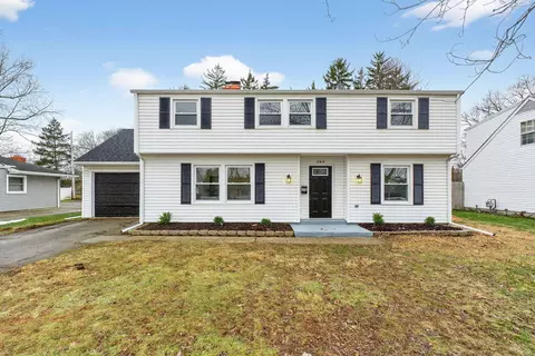 399 Carilla Ln, Columbus, OH 43228