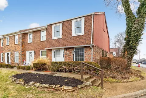 671 Simbury St, Columbus, OH 43228