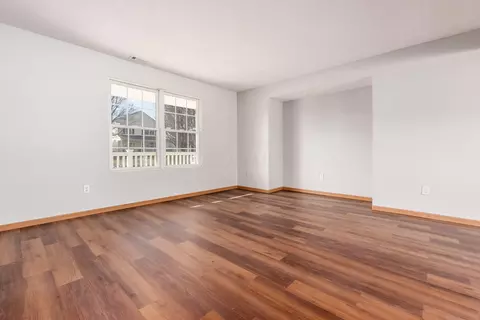 Living - 9174 Constitution Ave, Orient, OH 43146 photo 5 of 10
