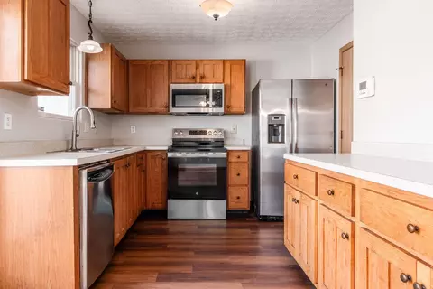 Kitchen - 9174 Constitution Ave, Orient, OH 43146 photo 2 of 4