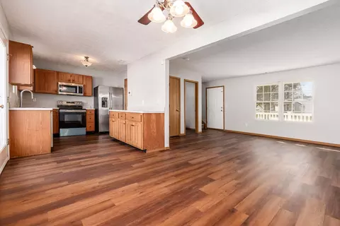 Living - 9174 Constitution Ave, Orient, OH 43146 photo 8 of 10