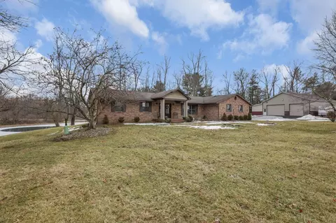 4821 Hazelton Etna Rd SW, Pataskala, OH 43062
