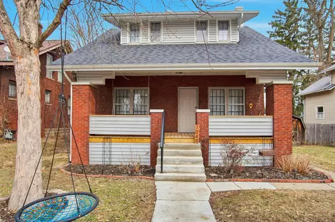 1049 Charles St, Zanesville, OH 43701