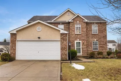 4040 Creekwood Dr, Lewis Center, OH 43035