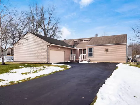 86 Jonquil Dr SW, Pataskala, OH 43062