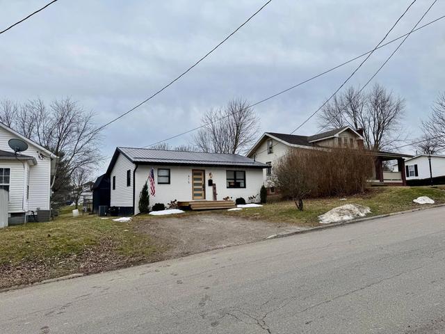 615 W Brown St, New Lexington, OH 43764