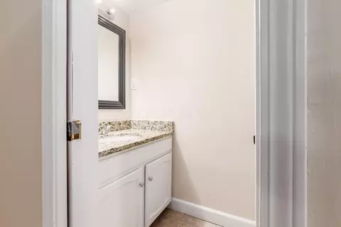 Bath - 6751 Willow Grove Pl E, Dublin, OH 43017 photo 3 of 3