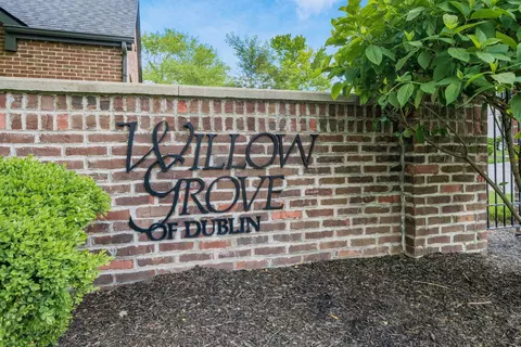 6751 Willow Grove Pl E, Dublin, OH 43017