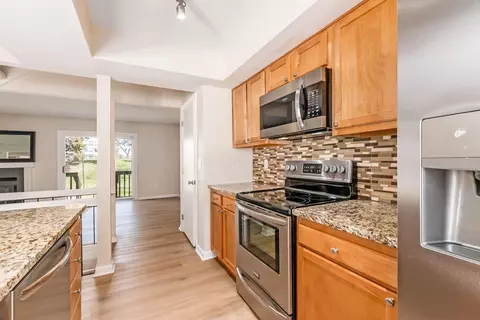 Kitchen - 6751 Willow Grove Pl E, Dublin, OH 43017 photo 1 of 6