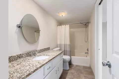 Bath - 6751 Willow Grove Pl E, Dublin, OH 43017 photo 2 of 3