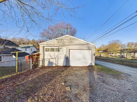 Exterior - 181 Marks Ave, Lancaster, OH 43130 photo 8 of 9