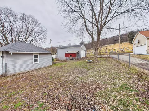 Exterior - 181 Marks Ave, Lancaster, OH 43130 photo 6 of 9