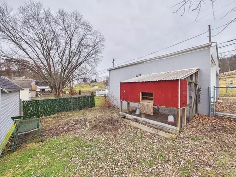 Exterior - 181 Marks Ave, Lancaster, OH 43130 photo 7 of 9