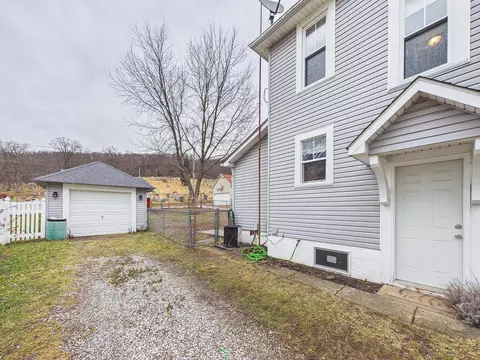 Exterior - 181 Marks Ave, Lancaster, OH 43130 photo 4 of 9
