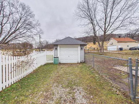 Exterior - 181 Marks Ave, Lancaster, OH 43130 photo 5 of 9