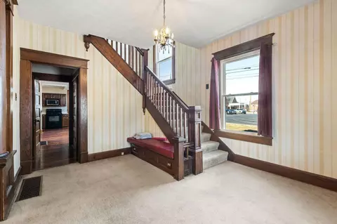 321 S Pickaway St, Circleville, OH 43113 photo 5