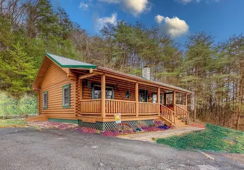 13500 Pleasant Valley Rd, Rockbridge, OH 43149