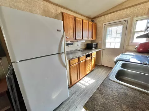 Kitchen - 416 Stella Ave, Circleville, OH 43113 photo 3 of 4