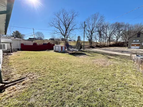 Exterior - 416 Stella Ave, Circleville, OH 43113 photo 5 of 9
