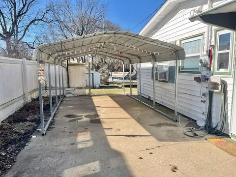 Exterior - 416 Stella Ave, Circleville, OH 43113 photo 2 of 9