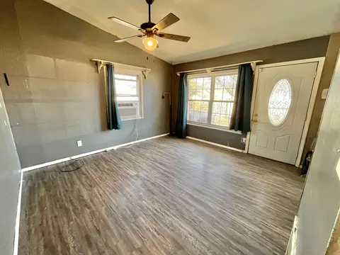 Living - 416 Stella Ave, Circleville, OH 43113 photo 1 of 3