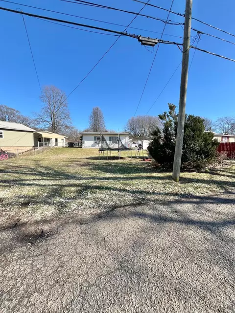 Exterior - 416 Stella Ave, Circleville, OH 43113 photo 9 of 9