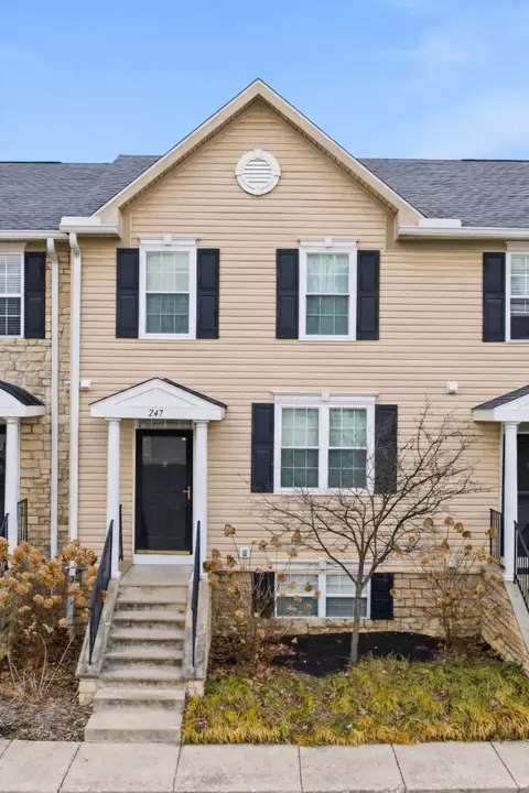 247 Oxford Oak Dr, Blacklick, OH 43004