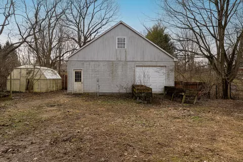 Exterior - 3319 Wendover St, Springfield, OH 45506 photo 2 of 5