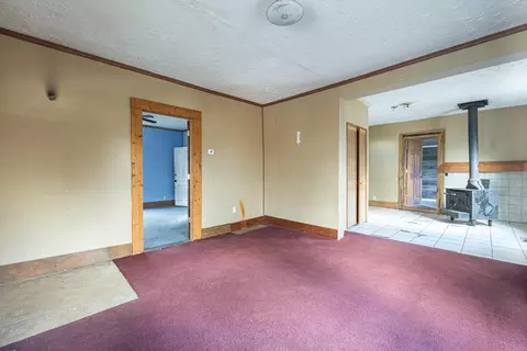 Living - 3319 Wendover St, Springfield, OH 45506 photo 2 of 5