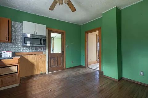 Entry Way - 3319 Wendover St, Springfield, OH 45506 photo 1 of 2