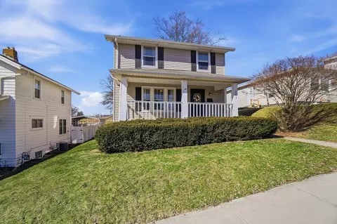 241 Hunter St, Newark, OH 43055