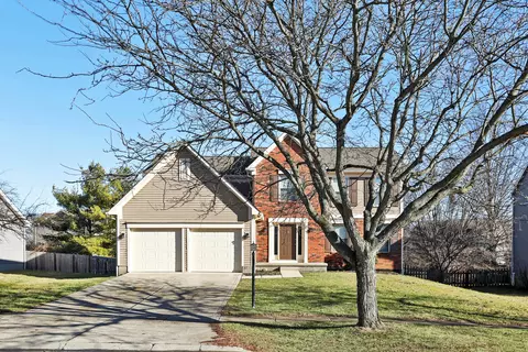 1352 River Trail Dr, Grove City, OH 43123