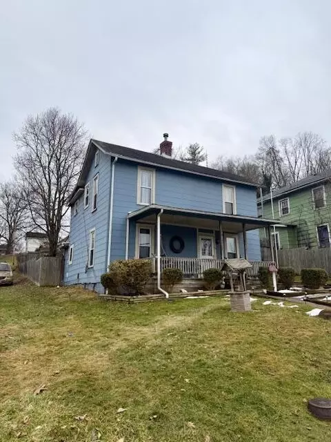20 Maple St, Glouster, OH 45732