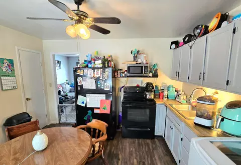 Kitchen - 607 Easy St, Marion, OH 43302 photo 2 of 2