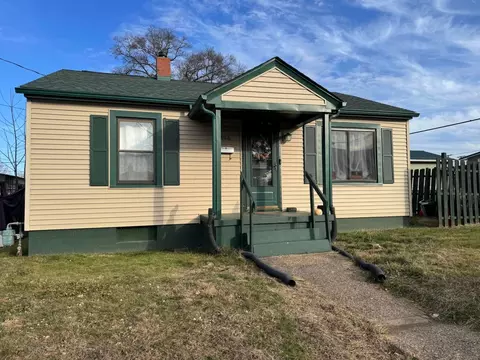 1096 Sevall St, Zanesville, OH 43701