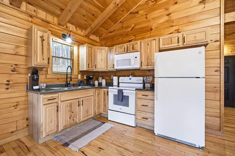 Kitchen - 28930 Big Pine Rd, Logan, OH 43138 photo 7 of 8