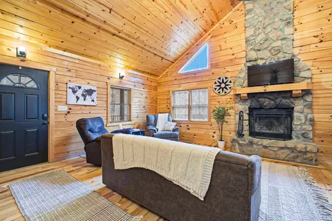 Living - 28930 Big Pine Rd, Logan, OH 43138 photo 2 of 12