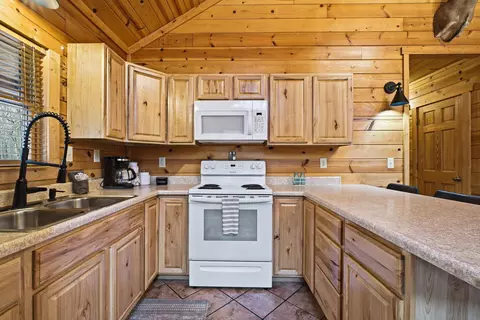 Kitchen - 28930 Big Pine Rd, Logan, OH 43138 photo 2 of 8