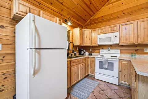Kitchen - 28930 Big Pine Rd, Logan, OH 43138 photo 3 of 8