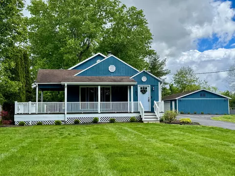 141 Clouse Ln, Granville, OH 43023