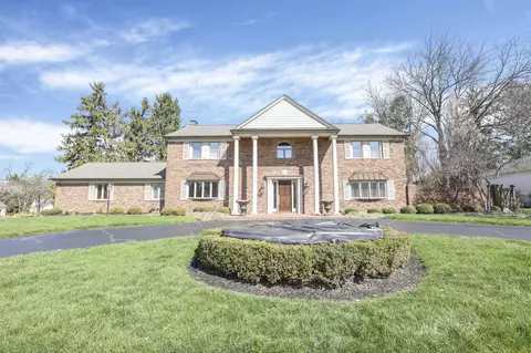 2626 Chartwell Rd, Columbus, OH 43220